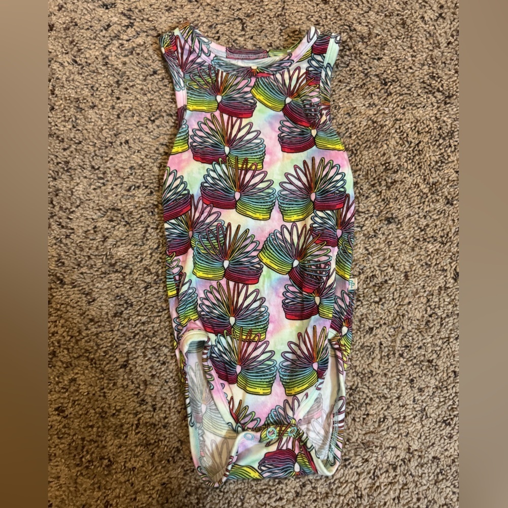 Posh Peanut Totally 90’s slinky Baby Onesie 12-18 months